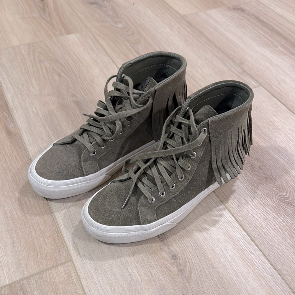 Women’s Vans Fringe High-Top Sneakers in Olive - Size 9